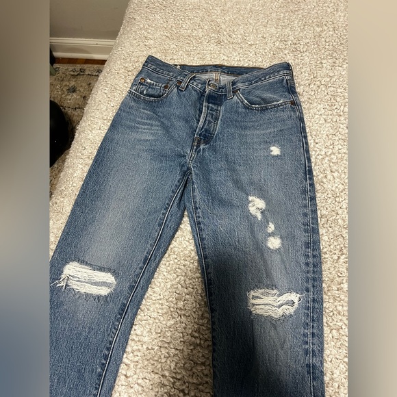 Levi's 501 Original Fit jeans - size 26 x 30, medium wash - Picture 4 of 7